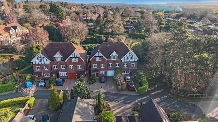 3 Bedroom Town House For Sale In Lapwing Rise, Heswall, Wirral, CH60