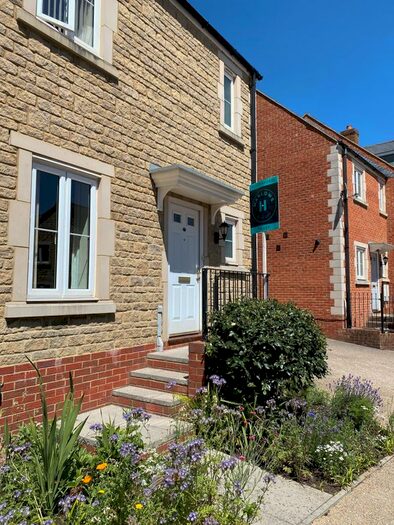 3 Bedroom Semi-Detached House To Rent In Southfield Way, Frome, BA11