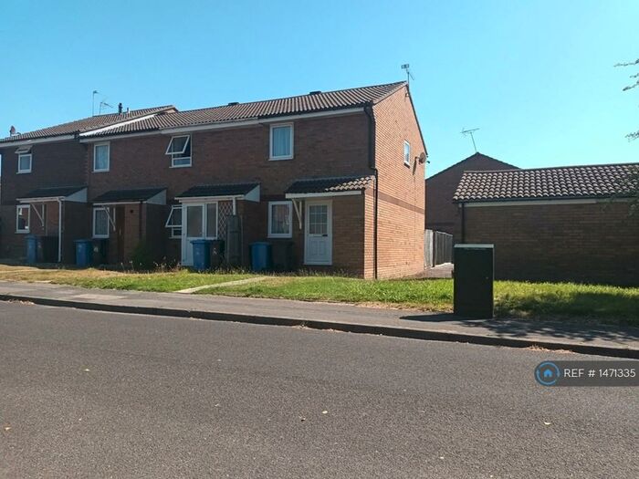2 Bedroom End Of Terrace House To Rent In Chetnole Close, Poole, BH17