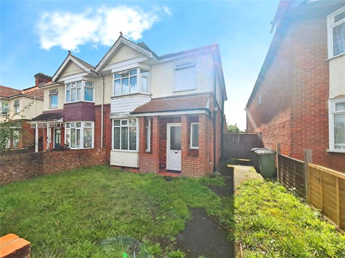 5 Bedroom Semi-Detached House To Rent In Burgess Road, Southampton, Hampshire, SO16
