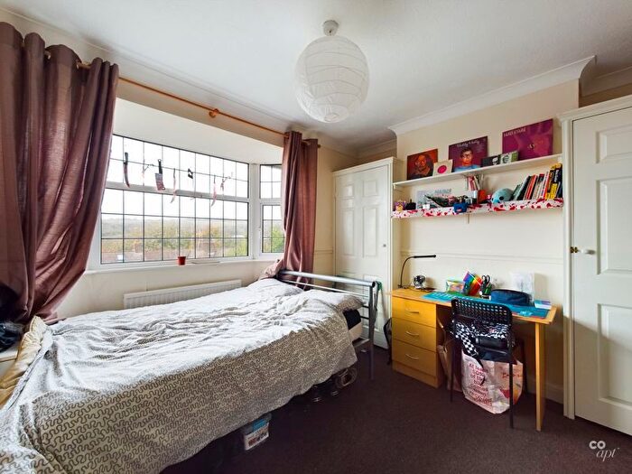 5 Bedroom Semi-Detached House To Rent In Widdicombe Way, Brighton, BN2