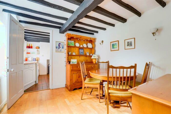 2 Bedroom Cottage For Sale In Green Lane, Lambley, Nottinghamshire, NG4
