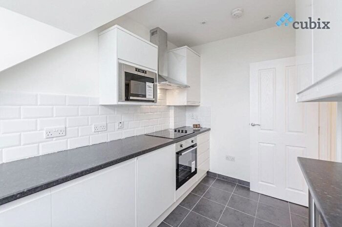 2 Bedroom Flat To Rent In Bensham Manor Road, Thornton Heath, CR7