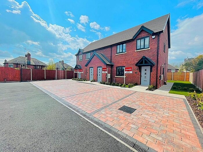 2 Bedroom Maisonette To Rent In Sienna Way, West Bromwich, B71