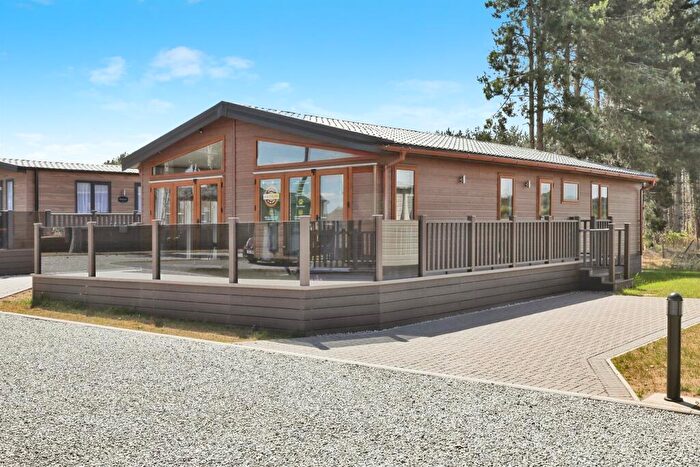 3 Bedroom Park Home For Sale In Thorne Road, Austerfield, Doncaster, DN10