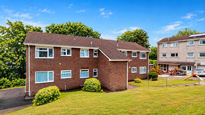 2 Bedroom Flat For Sale In Farmleigh, Cardiff, CF3