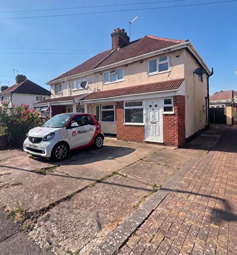 4 Bedroom Property For Sale In Gloucester Avenue, Slough, SL1