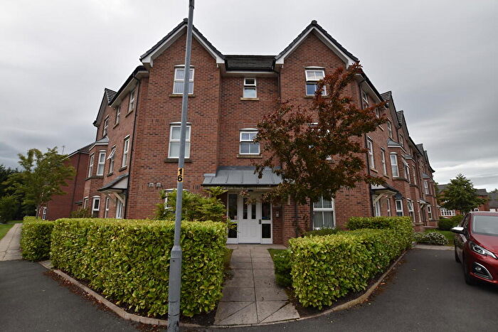 2 Bedroom Apartment To Rent In Sunningdale Court Little Lever Bolton Lancashire, BL3