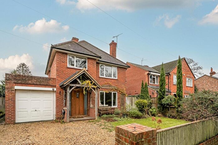 3 Bedroom Detached House To Rent In Surley Row, Emmer Green, RG4