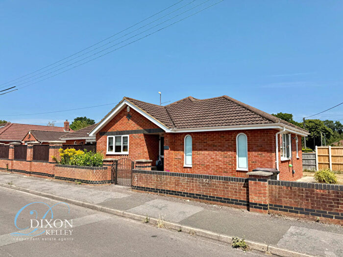 3 Bedroom Bungalow For Sale In Oakhurst Lane, West Moors, Ferndown, Dorset, BH22