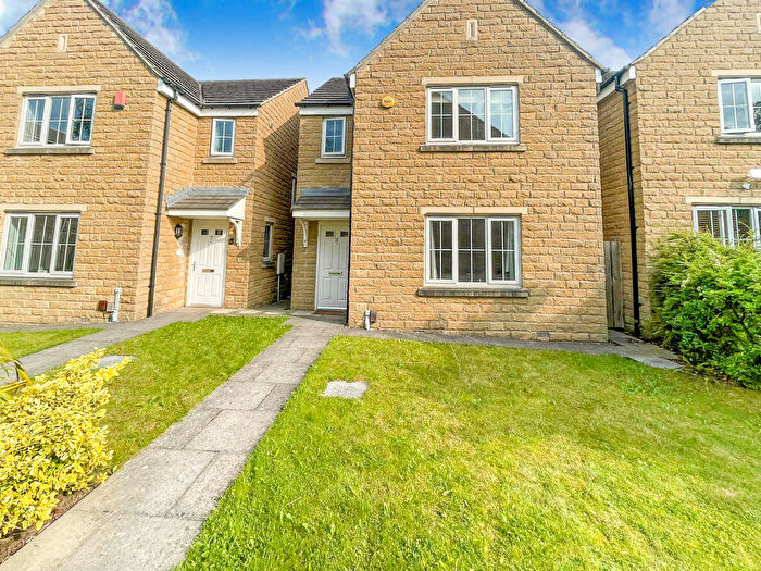 3 Bedroom Detached House For Sale In Wheathouse Grove, Birkby, Huddersfield, Kirklees, HD2