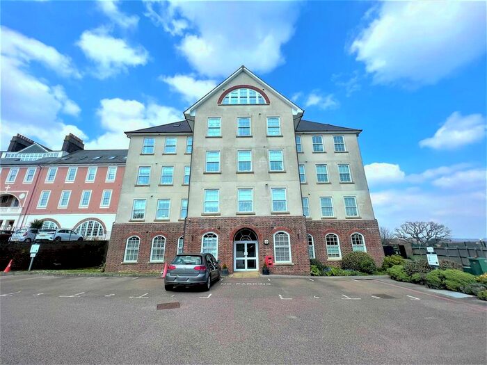 2 Bedroom Flat To Rent In James Walk, Bexhill-On-Sea, TN40