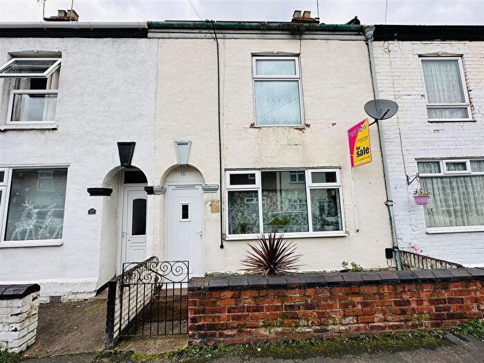 2 Bedroom Terraced House For Sale In Marlborough Avenue, Goole, DN14