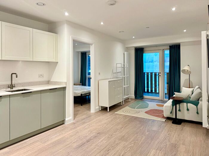 1 Bedroom Flat To Rent In Western Gateway, London, E16