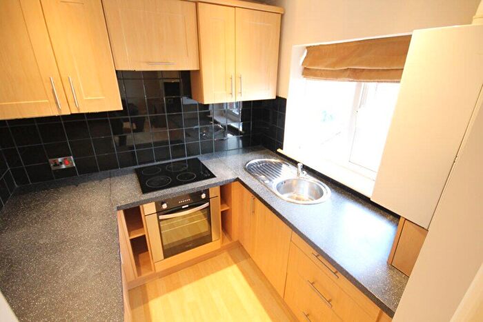 1 Bedroom Apartment To Rent In Delph Court, Woodhouse, Leeds, LS6