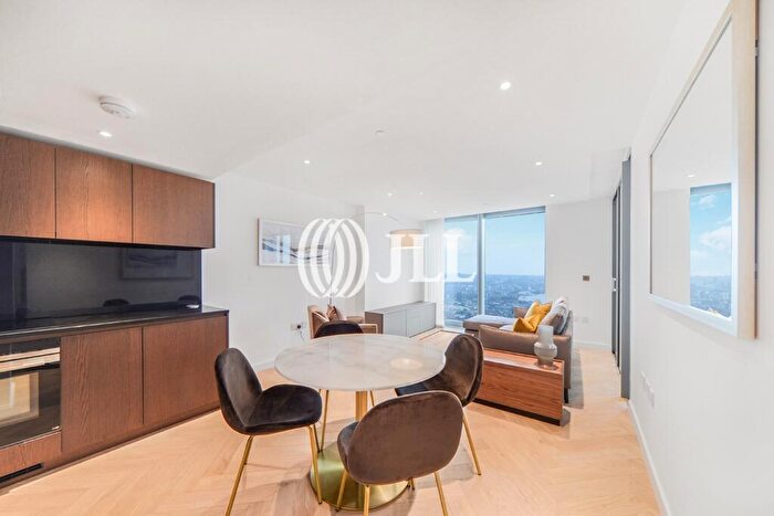 2 Bedroom Apartment To Rent In Landmark Pinnacle, Marsh Wall, E14