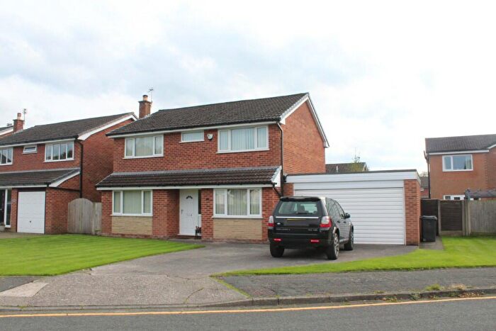 4 Bedroom Detached House For Sale In Lonsdale Close, Leyland, Lancashire, PR25