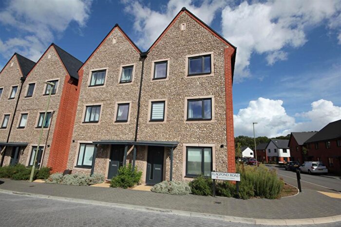 3 Bedroom Town House To Rent In Flagpond Road, Whiteley, Southampton, PO15