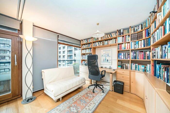 1 Bedroom Flat For Sale In Defoe House, Barbican, EC2Y