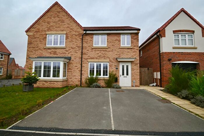3 Bedroom Semi-Detached House To Rent In Awsworth Place, Bircotes, Doncaster, DN11
