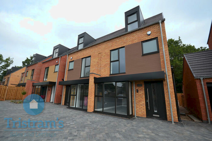 4 Bedroom Semi-Detached House To Rent In Beechdale Road, Nottingham, NG8