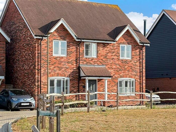 4 Bedroom Detached House For Sale In Drewell Close, Horley, Surrey, RH6