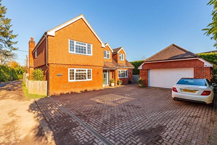 5 Bedroom Detached House For Sale In The Drive, RH14
