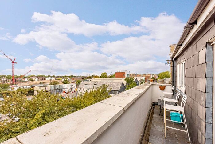 2 Bedroom Flat To Rent In Lots Road, Lots Road, London, SW10