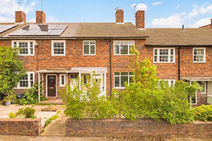 4 Bedroom Property To Rent In Allnutt Way, Clapham, SW4