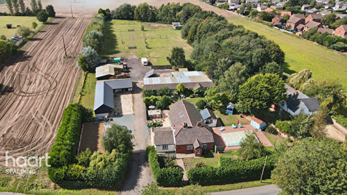 4 Bedroom Detached Bungalow For Sale In Millgate, Whaplode, PE12