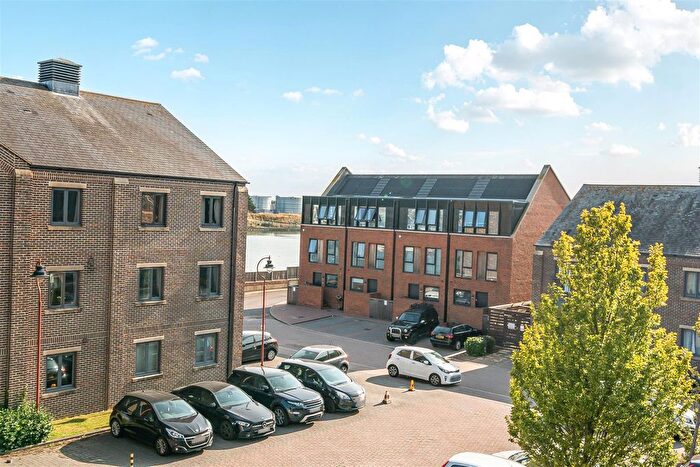 2 Bedroom Flat For Sale In Searle Drive, Priddys Hard, Gosport, PO12