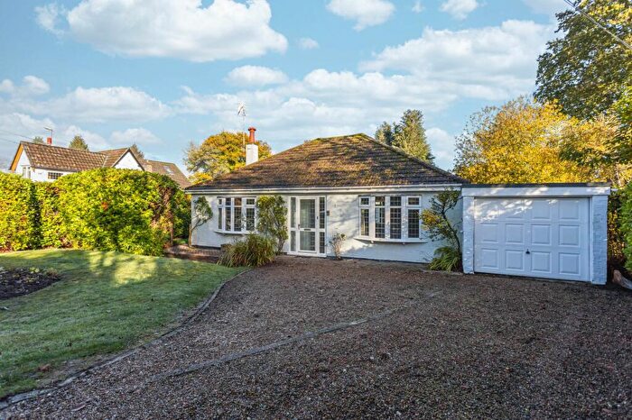 4 Bedroom Detached Bungalow For Sale In Chestnut Walk, Felcourt, RH19