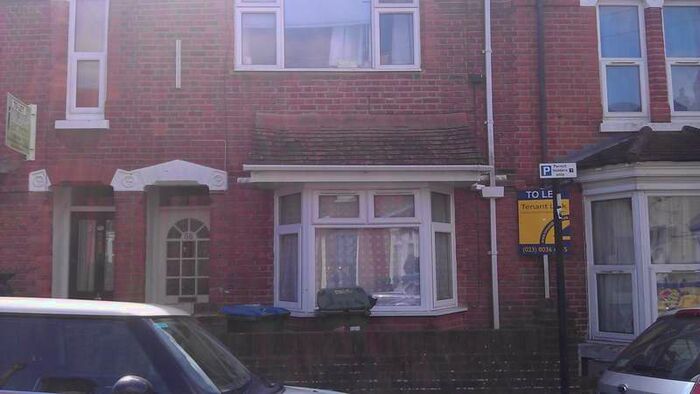 5 Bedroom Detached House To Rent In Milton Road, , SO15