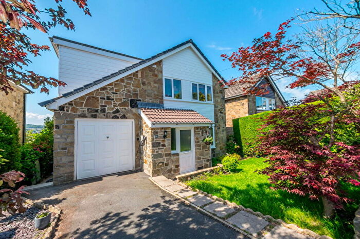 4 Bedroom Detached House For Sale In Savile Close, Brighouse, Huddersfield, HD6