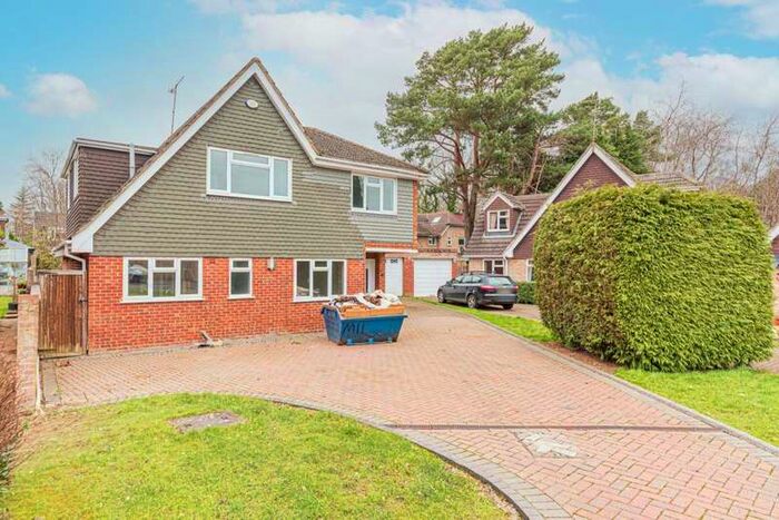 4 Bedroom House To Rent In Finchampstead, RG40