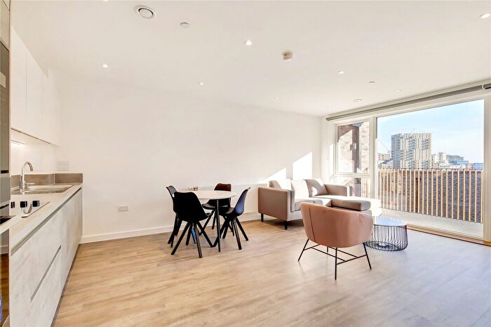 2 Bedroom Flat To Rent In Fresh Wharf Road, Barking, Essex, IG11