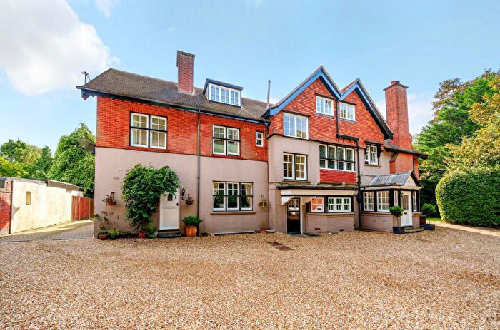 1 Bedroom Flat For Sale In Southdown Road, Shawford, Winchester, Hampshire, SO21