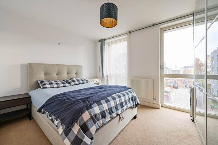 1 Bedroom Flat For Sale In Harston WaLk, , Bow, London, E3