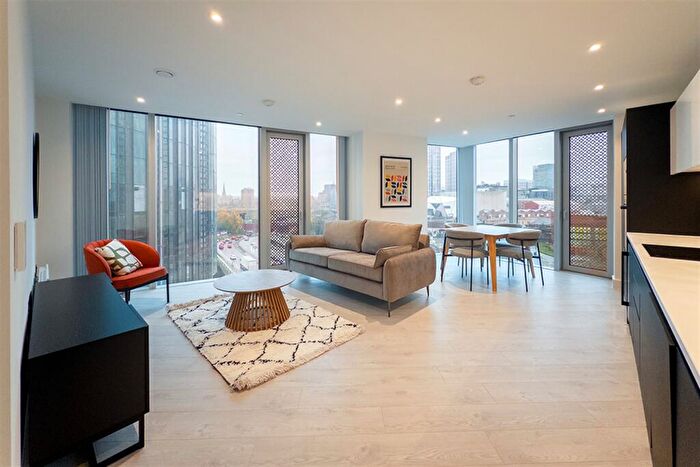 2 Bedroom Apartment To Rent In Vista River Tower, M3