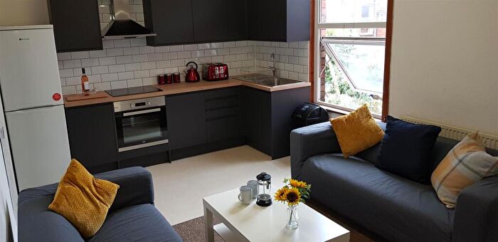 4 Bedroom Flat To Rent In Christina Terrace, Bristol, BS8