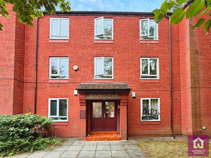 2 Bedroom Flat To Rent In Brighton Grove, Manchester, M14