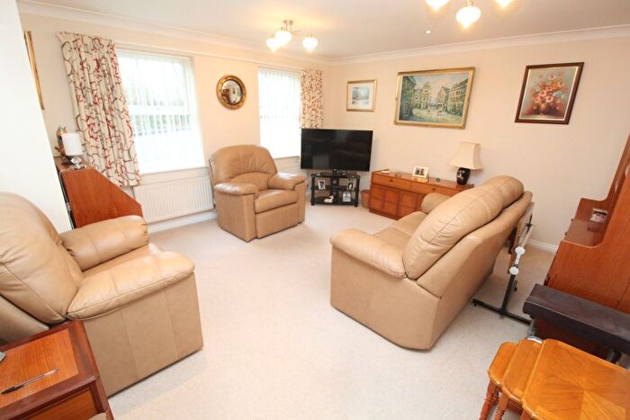 2 Bedroom Flat For Sale In Lock Keeper Close, Wigston, LE18