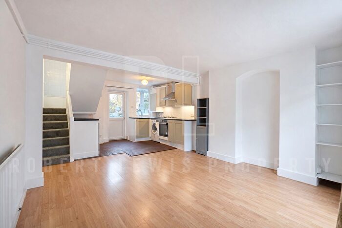 2 Bedroom Flat To Rent In Arlington Road, London, NW1
