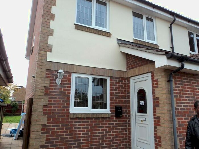 3 Bedroom End Of Terrace House To Rent In Canada Road, Erith, Kent, DA8