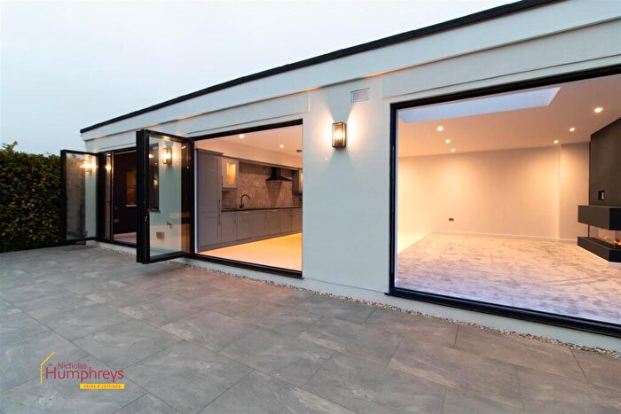5 Bedroom Detached Bungalow For Sale In Martindale Avenue, Wimborne, BH21