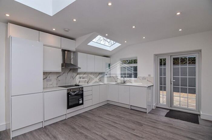 4 Bedroom Semi Detached House To Rent In Fredericks Place, Woodside Park, London, N12