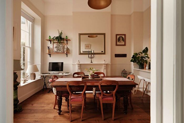 2 Bedroom Maisonette For Sale In Durdham Park, Bristol, BS6