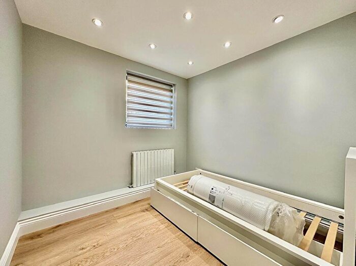 3 Bedroom Flat To Rent In Westferry Road, London, E14