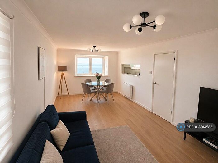 2 Bedroom Flat To Rent In Marine Parade East, Clacton-On-Sea, CO15