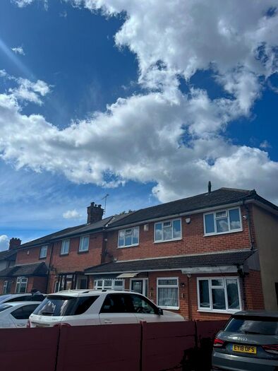 3 Bedroom Terraced House To Rent In Colvin Gardens, Ilford, IG6